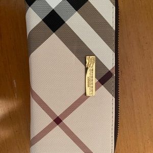 Burberry look alike wallet